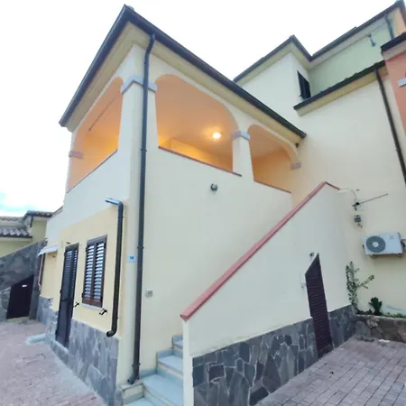 Holiday home Arya *